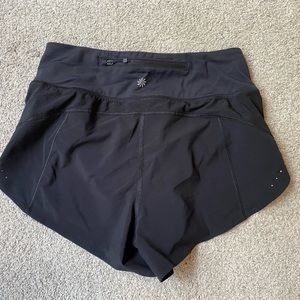 Athleta Run With It 3.5 Short